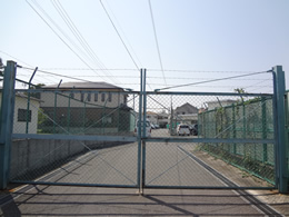 駐車場入り口付近